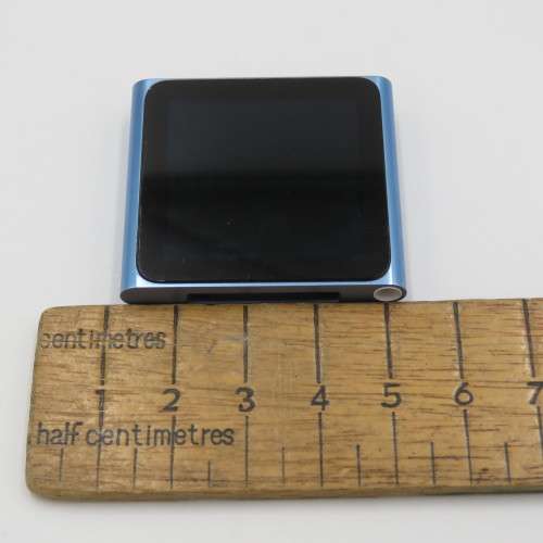 Apple iPod Nano 16GB 6th Generation - Model A1366 - Not tested - No cable - Earphones inside