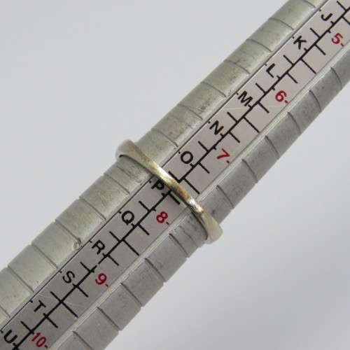 9kt white gold ring with 3 Sapphires and small diamonds - Weighs 2,8 g - Size P