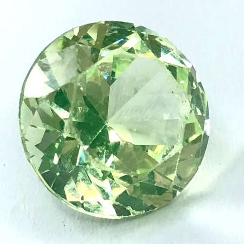 Synthetic Spinel 7,6 carat light greenish round stone - @R1 start