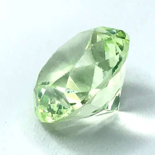 Synthetic Spinel 7,6 carat light greenish round stone - @R1 start