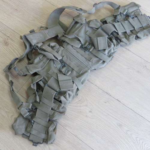 SADF Skeleton webbing with yoke, kidney pouches and ammo pouches - Belt length 93 cm