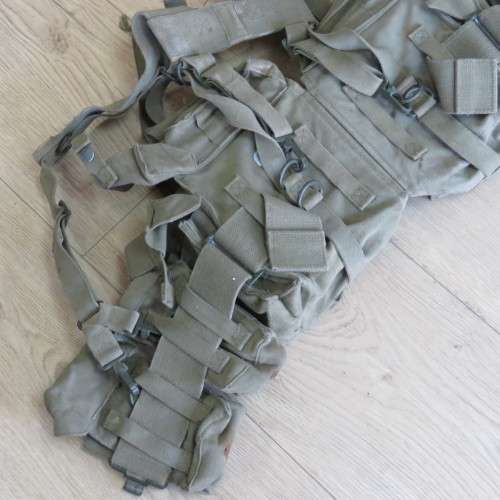 SADF Skeleton webbing with yoke, kidney pouches and ammo pouches - Belt length 93 cm