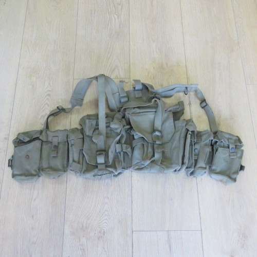 SADF Skeleton webbing with yoke, kidney pouches and ammo pouches - Belt length 93 cm