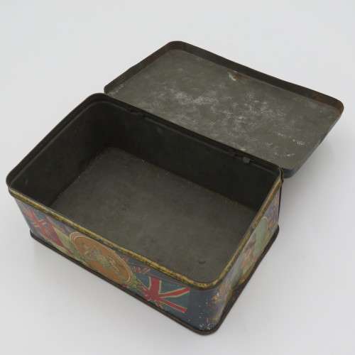 Edward 7 Coronation tin - 1902 - Edward usually at the left - Right on this tin