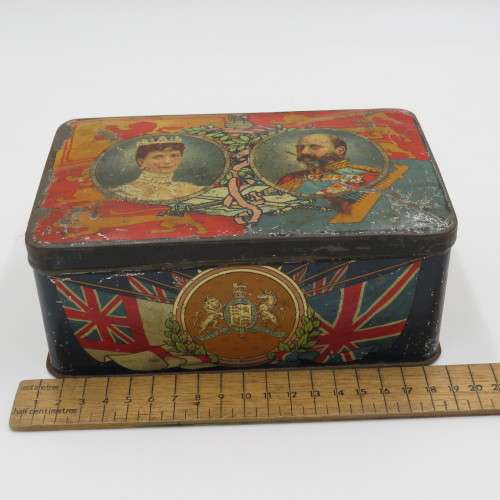 Edward 7 Coronation tin - 1902 - Edward usually at the left - Right on this tin