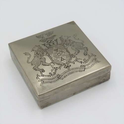 Antique trinket box / cigarette box with unknown crest
