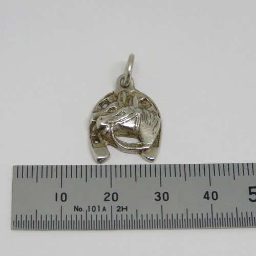 Vintage silver Equestrian horse shoe charm - Weighs 4,3 g