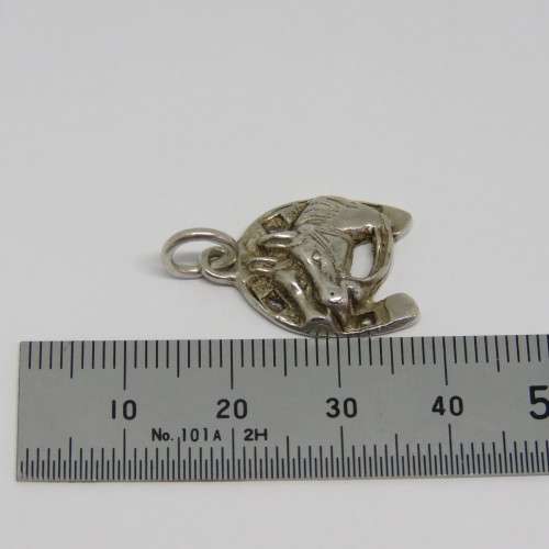 Vintage silver Equestrian horse shoe charm - Weighs 4,3 g