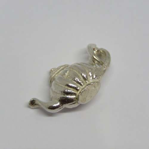 Vintage silver teapot charm - Weighs 5,4 grams