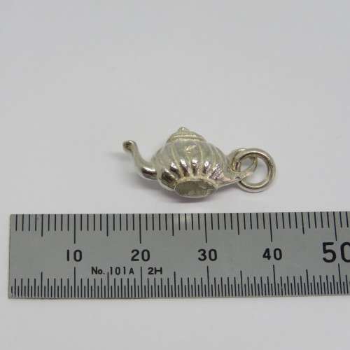 Vintage silver teapot charm - Weighs 5,4 grams