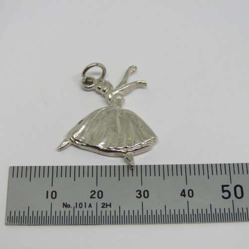 Vintage silver ballerina charm - Weighs 5,8 grams