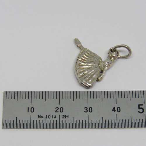 Vintage silver ballerina charm - Weighs 2,8 grams