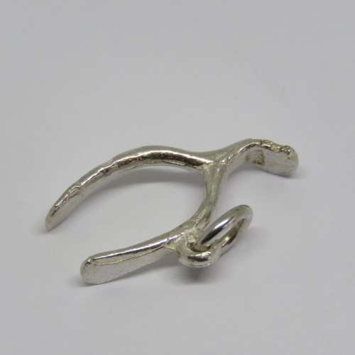 Vintage silver wishbone charm - Weighs 1,6 grams