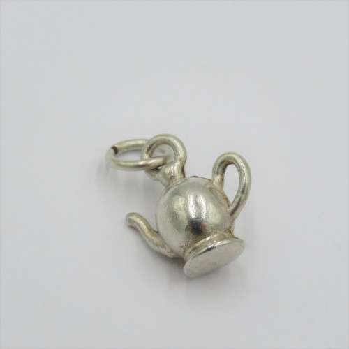 Vintage silver teapot charm - Weighs 3,0 grams
