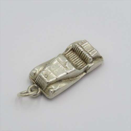 Vintage silver car charm - Weighs 4,3 grams