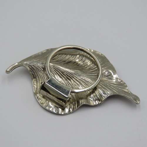 Vintage leaf shaped scarf clip