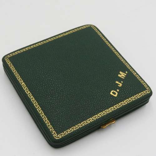 Vintage Traveling pocket alarm clock in case - Not working