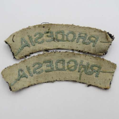 Pair of WW2 Rhodesia Air Force shoulder titles