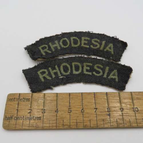 Pair of WW2 Rhodesia Air Force shoulder titles