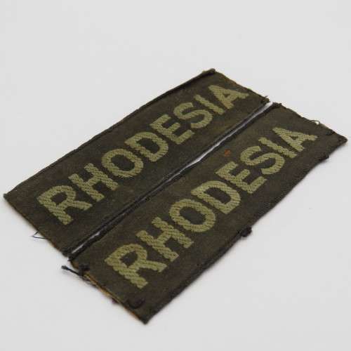 Pair of WW2 Rhodesia cloth shoulder titles