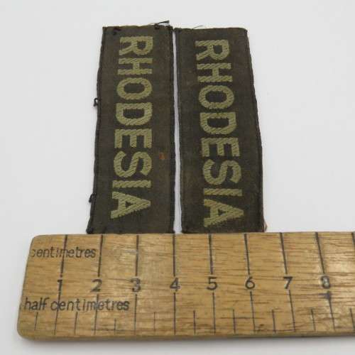 Pair of WW2 Rhodesia cloth shoulder titles