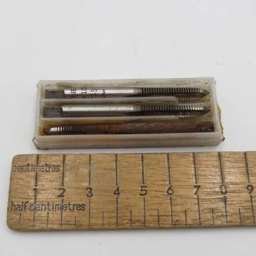 Large lot of thread cutting taps with tools