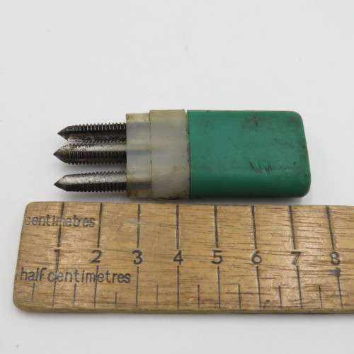 Large lot of thread cutting taps with tools