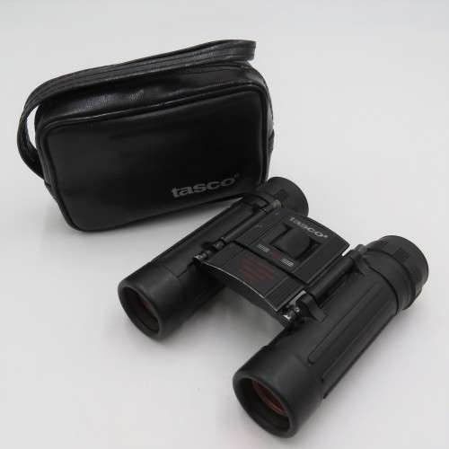 Tasco 10 x 25 binoculars in pouch - Used