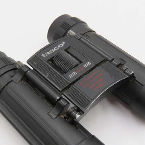 Tasco 10 x 25 binoculars in pouch - Used