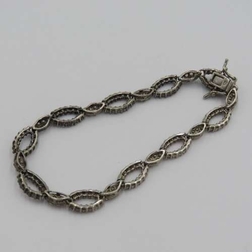 Vintage sterling silver bracelet with clear stones - Weighs 9,4 grams - Length 19 cm