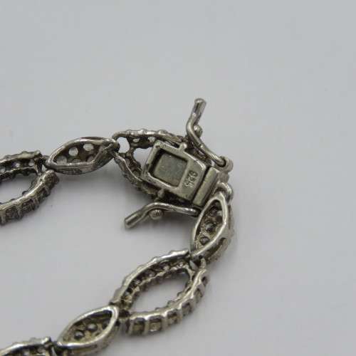 Vintage sterling silver bracelet with clear stones - Weighs 9,4 grams - Length 19 cm