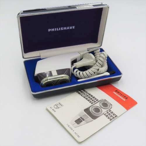 Philips Philishave type SC 8010 electric shaver in case