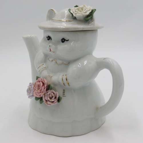 Vintage Kitty shaped teapot