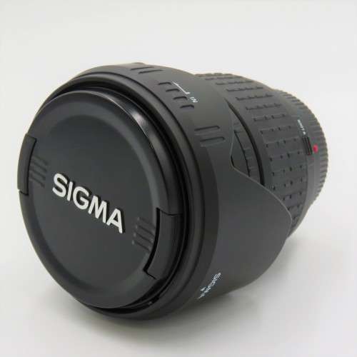 Sigma 28-300mm Aspherical IF DL Hyperzoom F1:3,5-6,3 lens with Minolta AF Mount