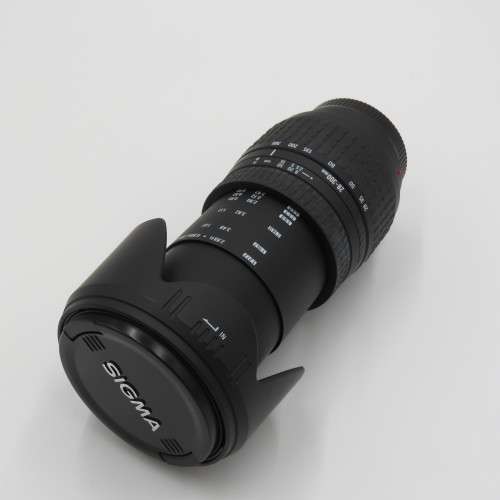Sigma 28-300mm Aspherical IF DL Hyperzoom F1:3,5-6,3 lens with Minolta AF Mount