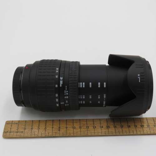 Sigma 28-300mm Aspherical IF DL Hyperzoom F1:3,5-6,3 lens with Minolta AF Mount