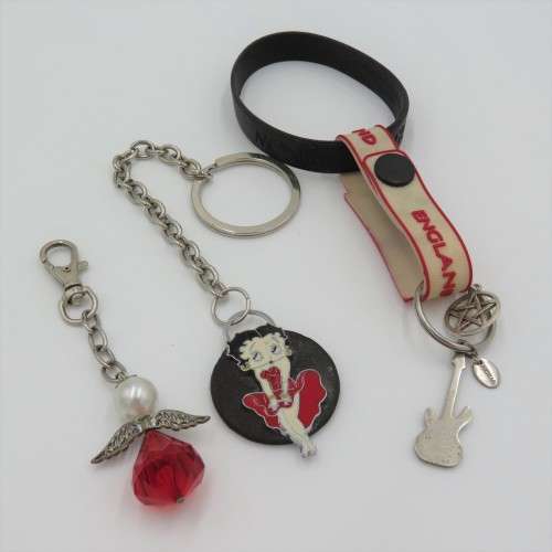 Lot of 3 keyring holders