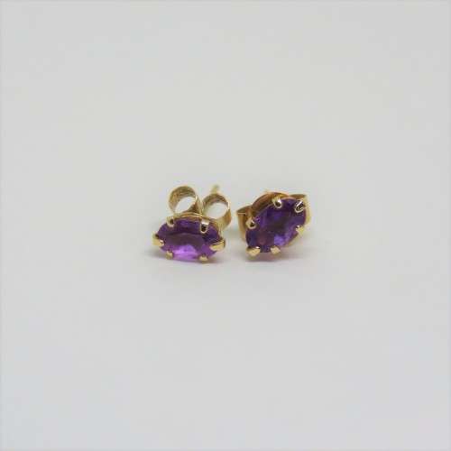 9kt Gold earrings with amethyst - Weighs 0,4 g
