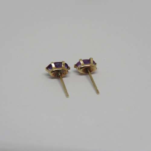 9kt Gold earrings with amethyst - Weighs 0,4 g