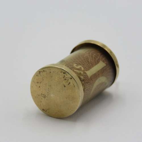 9kt Gold pendant with South African 10 shillings banknote folded inside - Weighs 2,6 grams
