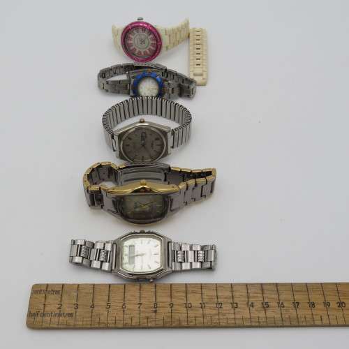 Lot of 10 Quartz watches for spares - Not working