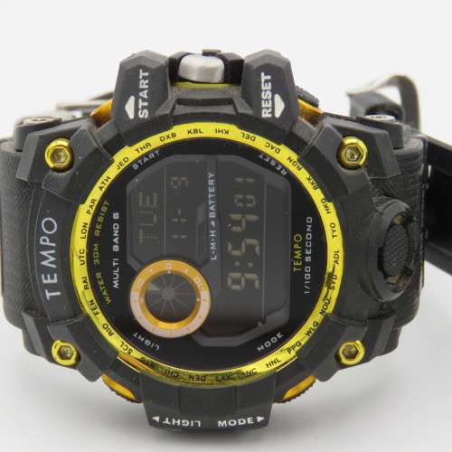 Lot of 3 mens digital watches with some faults - Working