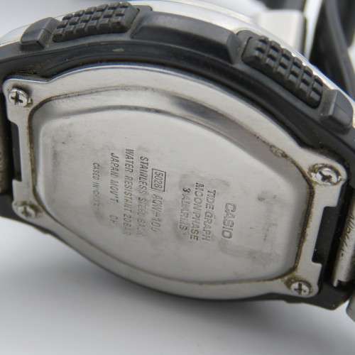 Lot of 3 mens digital watches with some faults - Working