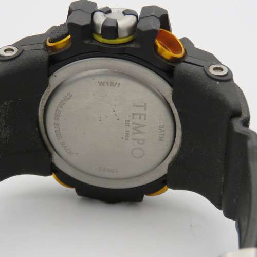 Lot of 3 mens digital watches with some faults - Working