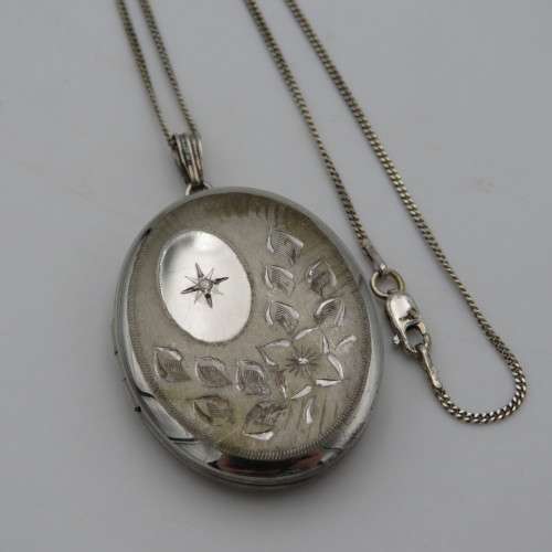 Sterling silver necklace with nickel plated locket - Length 45 cm