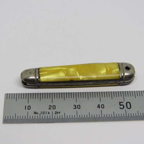 Vintage Richards mini keychain pocket knife - No key ring