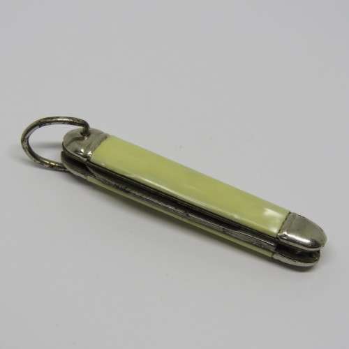 Vintage Richards mini keychain pocket knife
