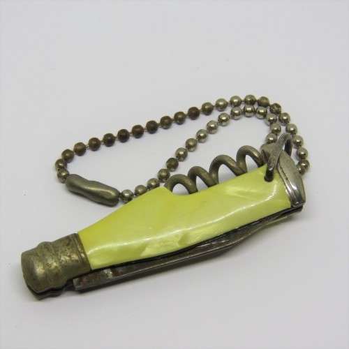 Vintage Richards bottle shaped corkscrew pocket knife keychain
