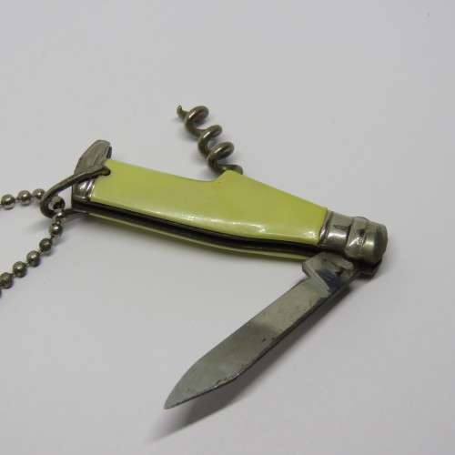 Vintage Richards bottle shaped corkscrew pocket knife keychain