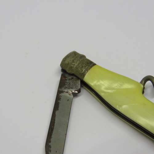 Vintage Richards bottle shaped corkscrew pocket knife keychain